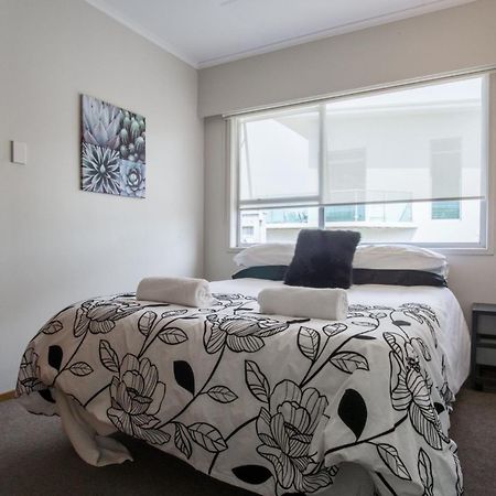 Sea Breeze On Belt By Coastal Walkway Villa New Plymouth Exterior photo