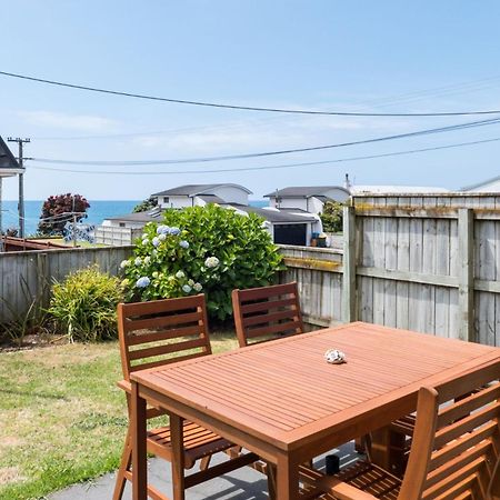 Sea Breeze On Belt By Coastal Walkway Villa New Plymouth Exterior photo
