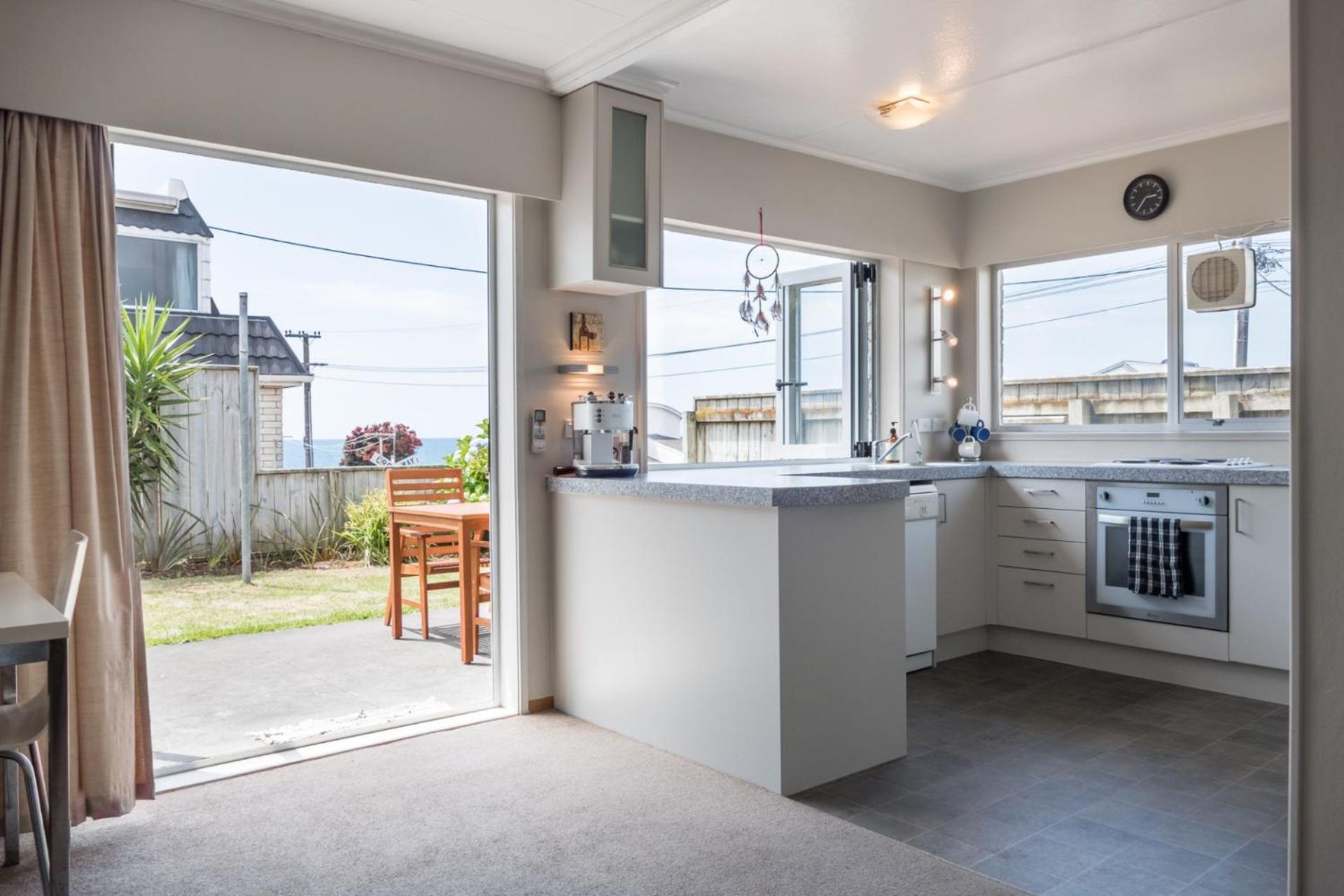 Sea Breeze On Belt By Coastal Walkway Villa New Plymouth Exterior photo