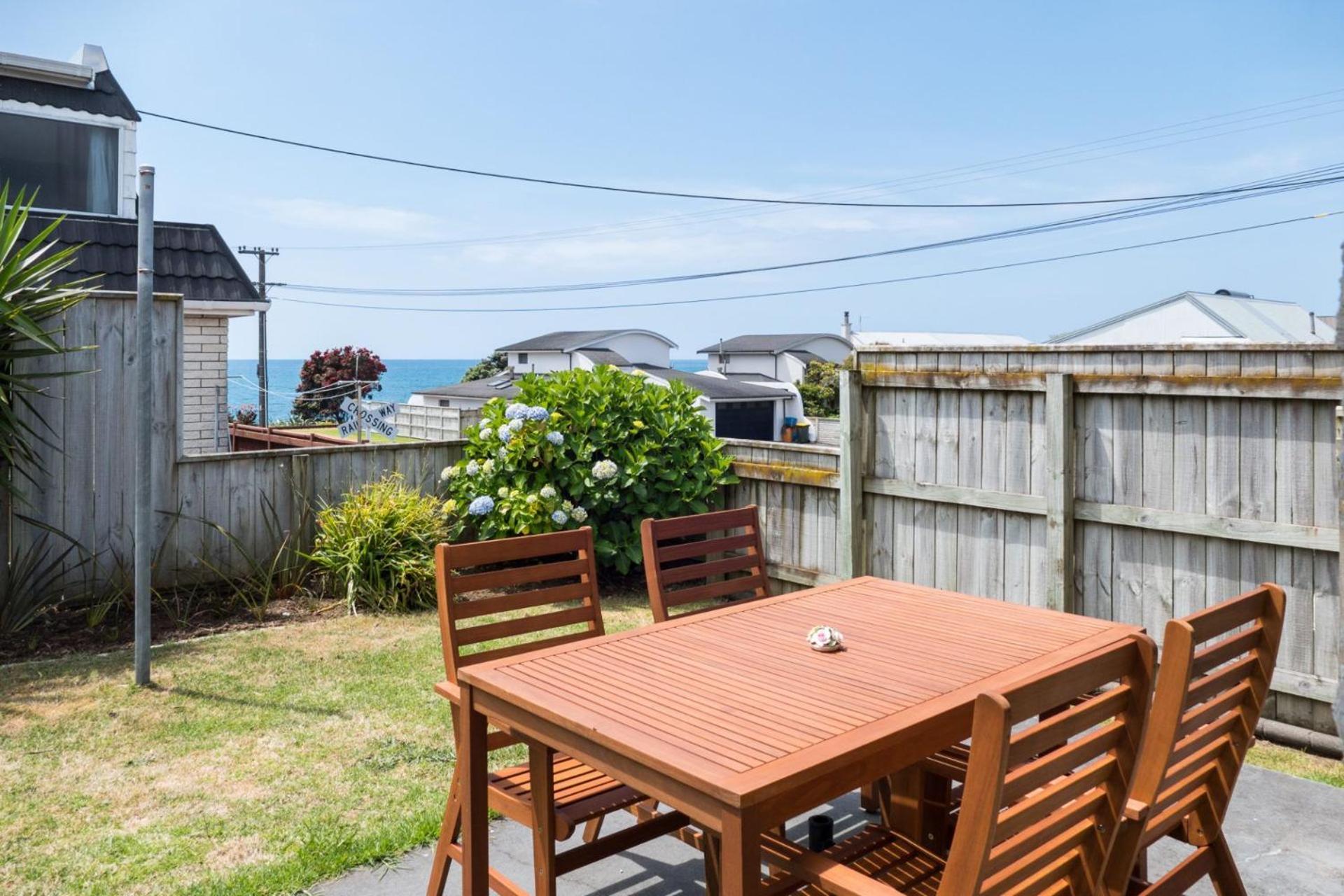 Sea Breeze On Belt By Coastal Walkway Villa New Plymouth Exterior photo