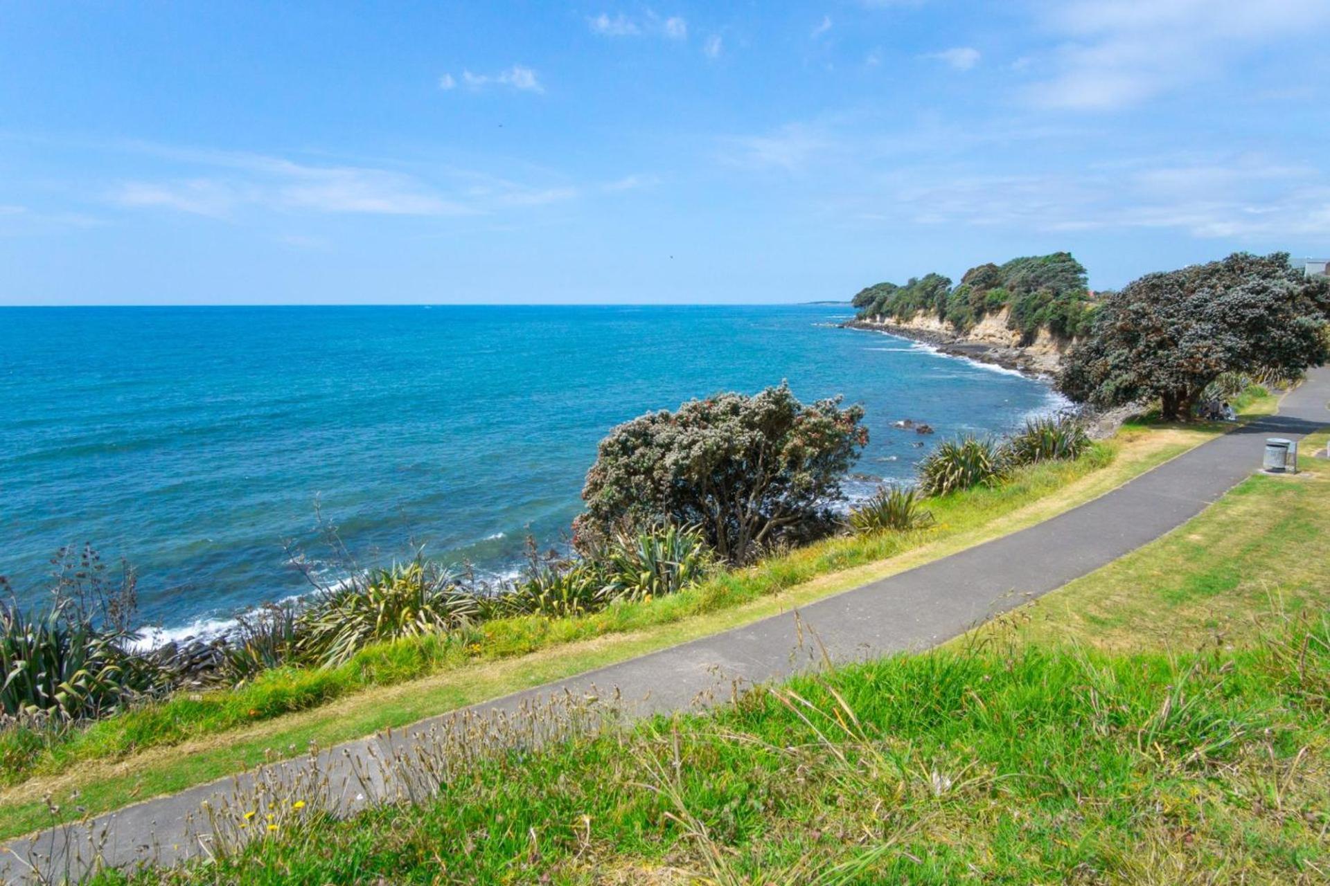 Sea Breeze On Belt By Coastal Walkway Villa New Plymouth Exterior photo